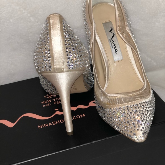 Nina bridal pumps made out of Swarovski - Picture 3 of 4
